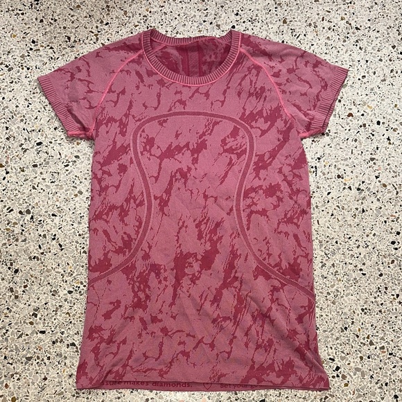 lululemon athletica Tops - EUC Lululemon swiftly tech short sleeve pink camo 8
